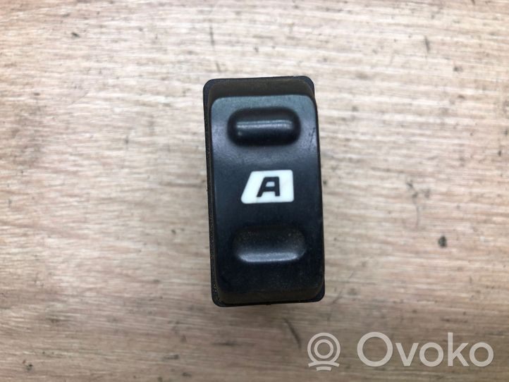 Citroen C4 I Picasso Electric window control switch 22681