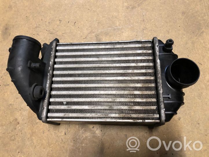 Audi A4 S4 B5 8D Canal de guidage d'air du refroidisseur 059145805