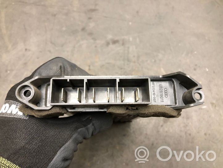 Audi A6 Allroad C5 Radiateur électrique de chauffage auxiliaire 4B2819011