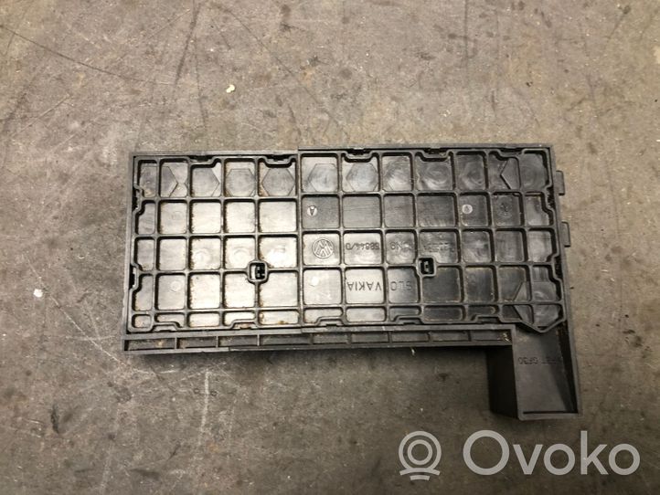 Volkswagen Multivan T5 Fuse module 7H0937550