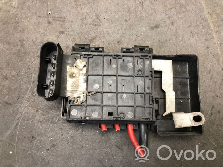 Skoda Fabia Mk1 (6Y) Module de fusibles 6E0937550A