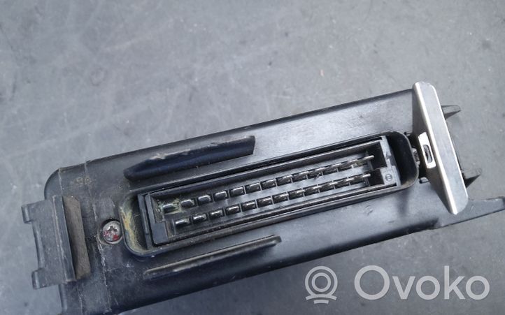 Audi 80 90 B3 Galios (ECU) modulis 811906264