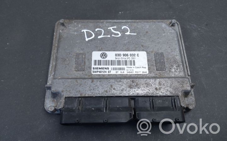 Volkswagen Polo IV 9N3 Centralina/modulo motore ECU 03D906032C