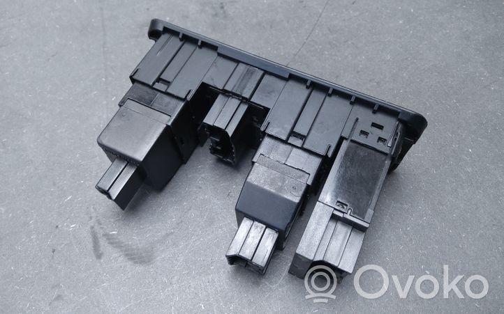Mitsubishi Outlander Other switches/knobs/shifts MR740608
