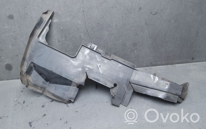 Audi A5 8T 8F Déflecteur d'air de radiateur de refroidissement 8T0121284G