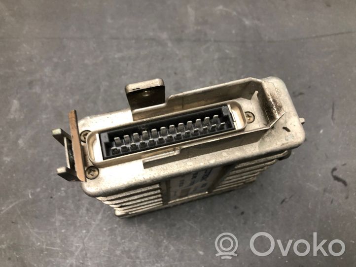 Volkswagen Golf II Sterownik / Moduł ECU 0285007040