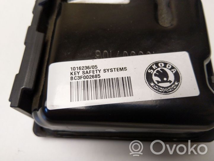 Skoda Superb B6 (3T) Airbag per le ginocchia 3T2880841B