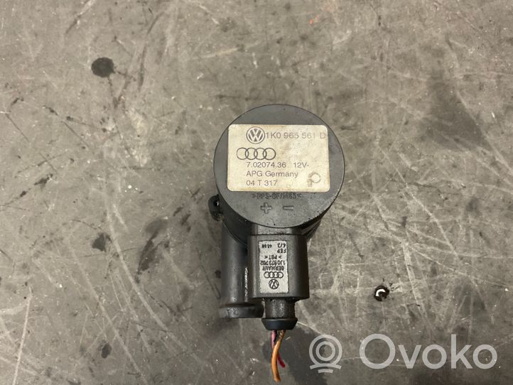 Volkswagen Eos Pompe à eau de liquide de refroidissement 1K0965561J