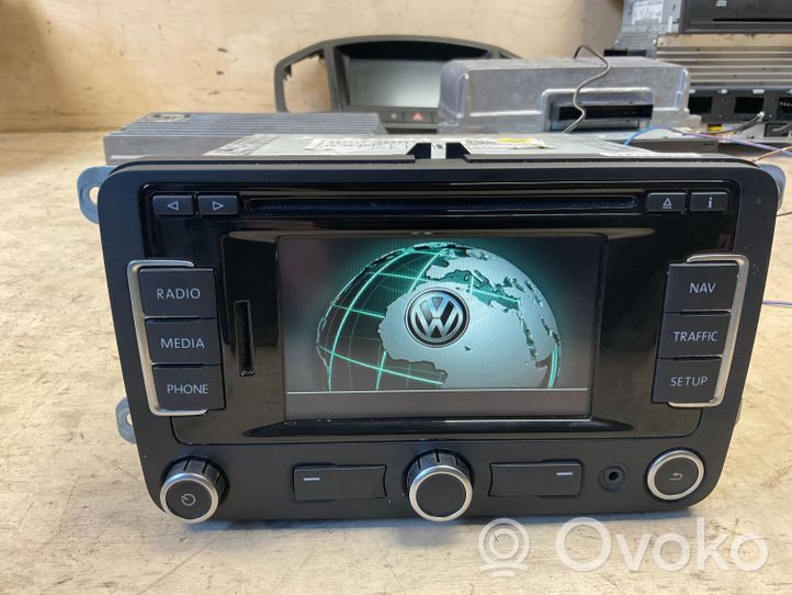 Volkswagen PASSAT B7 Radija/ CD/DVD grotuvas/ navigacija 3C0035270B