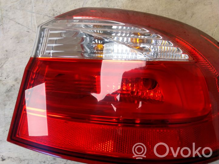 KIA Rio Lampa tylna 924021W2R