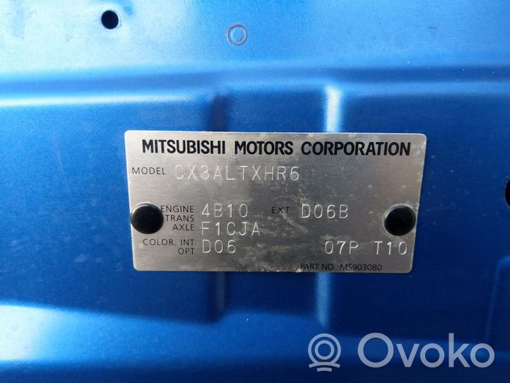 Mitsubishi Lancer X Vano motore/cofano 