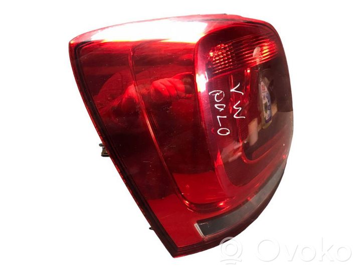 Volkswagen Polo V 6R Element lampy tylnej 6R0945257B