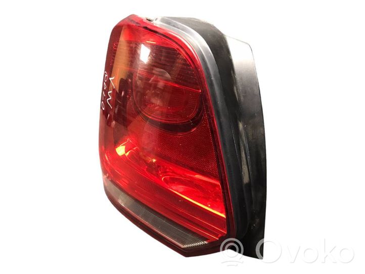 Volkswagen Polo V 6R Element lampy tylnej 6R0945257B