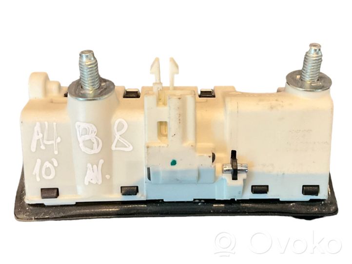 Volkswagen PASSAT B7 Griff Taster Öffner Heckklappe Kofferraumdeckel 5N0827566