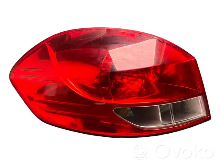 Renault Clio III Lampy tylnej klapy bagażnika 8200586843