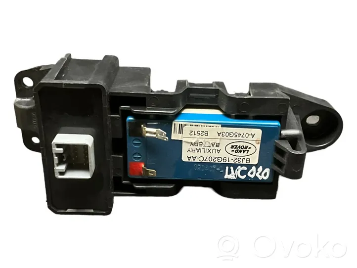 Land Rover Evoque I Chargeur batterie (en option) BJ3219G207CAA