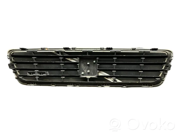 Volvo C30 Grille calandre supérieure de pare-chocs avant 30657194