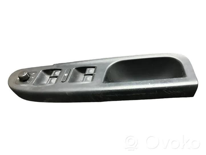 Volkswagen Golf V Rivestimento pulsantiera finestrino della portiera anteriore 3C2867172