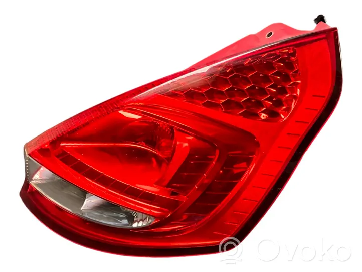 Ford Fiesta Luci posteriori del portellone del bagagliaio 8A6113404A