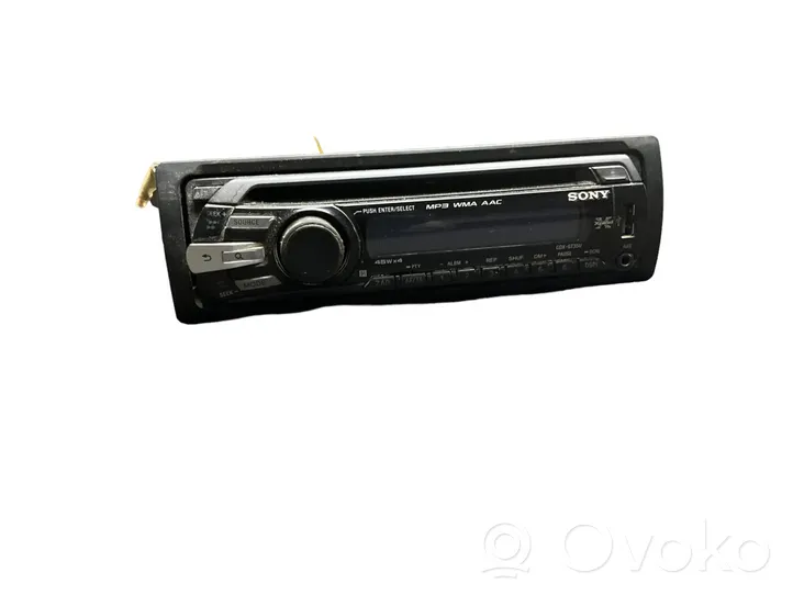 Volkswagen Golf IV Unité principale radio / CD / DVD / GPS CDXGT35U