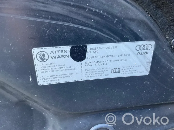 Audi A3 S3 A3 Sportback 8P Couvercle, capot moteur 8P0010187J