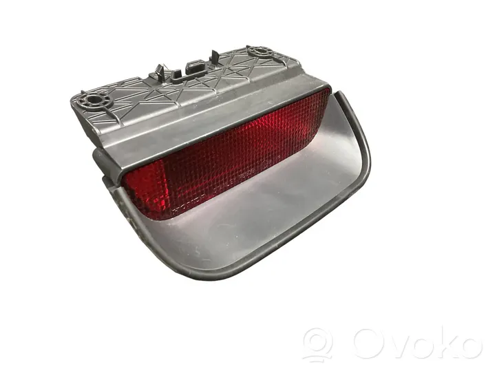 Honda CR-V Third/center stoplight P6939