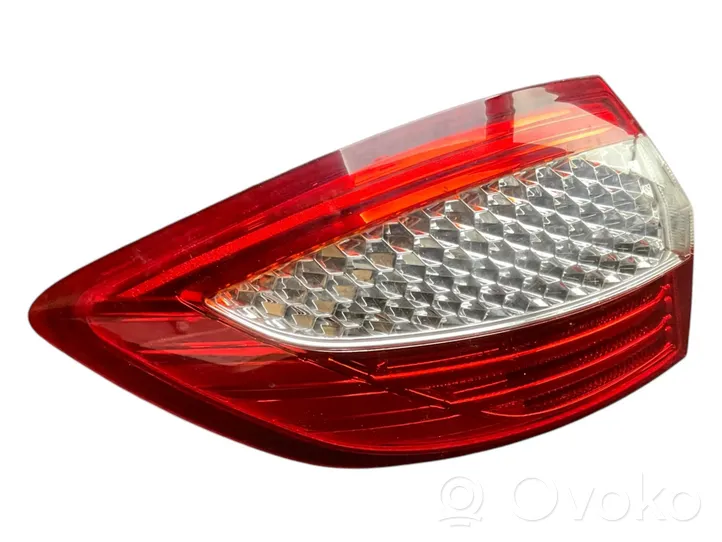 Ford Mondeo MK IV Luci posteriori 7S7113405B