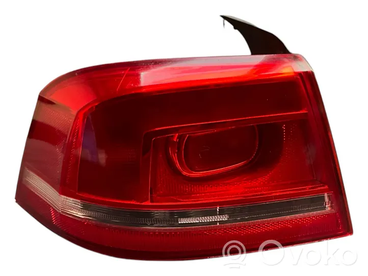 Volkswagen PASSAT B7 Rear/tail lights 3AE945095F