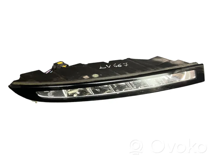 Renault Megane III LED dienos žibintas 266002887R