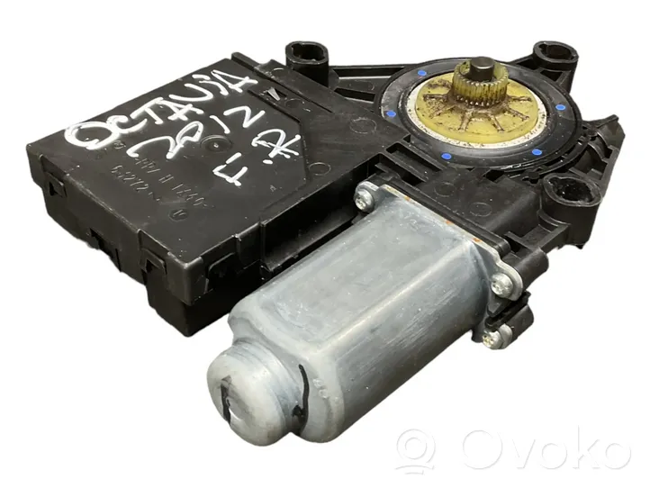 Skoda Octavia Mk3 (5E) Front door window regulator motor 5K0959793