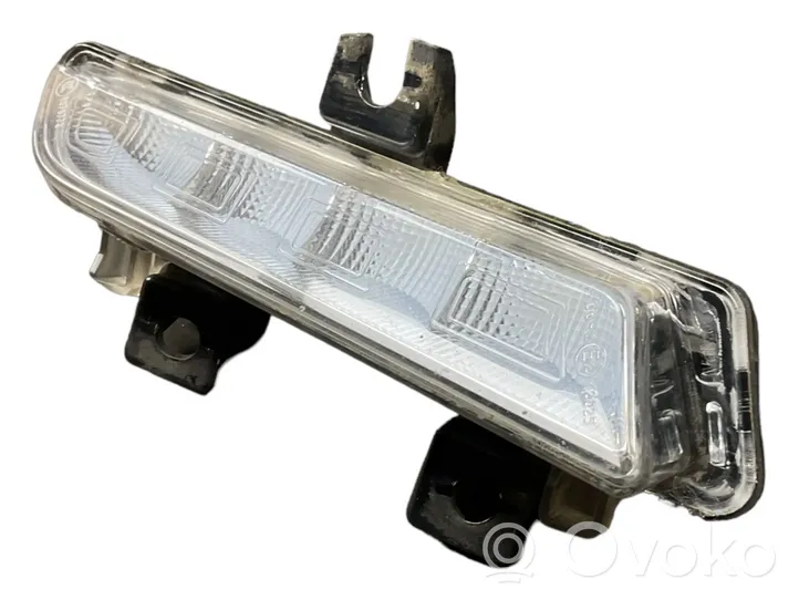 Renault Clio IV Faro diurno con luce led 89208541