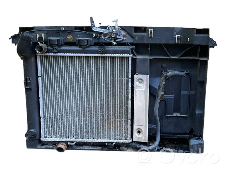 Citroen DS3 Support de radiateur sur cadre face avant 9676534180