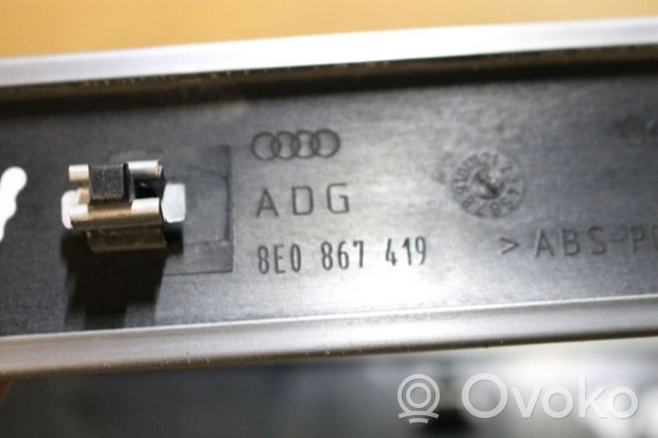 Audi A4 S4 B7 8E 8H Set di rivestimento del pannello della portiera 8E0867410
