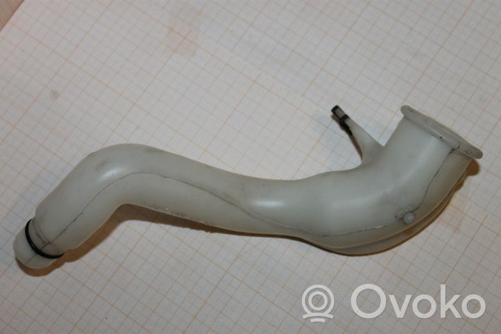 Saab 900 Tuyau de remplissage réservoir de lave-glace 4380804