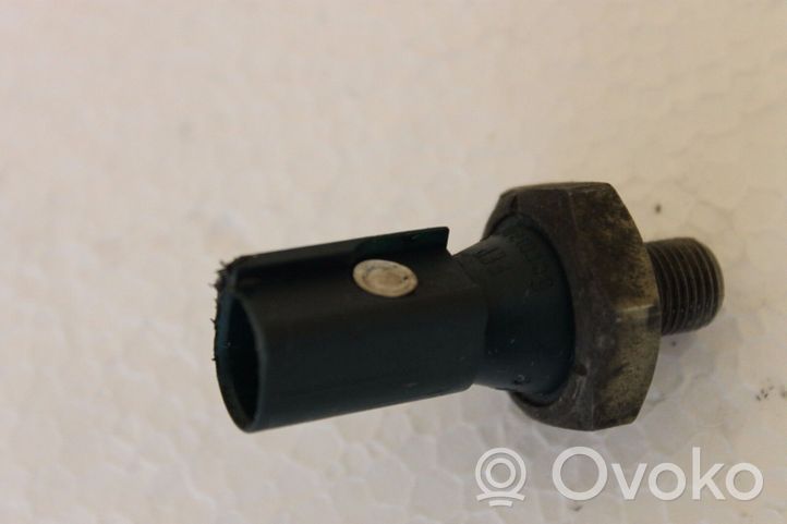 Volkswagen Golf IV Oil pressure sensor 036919081B