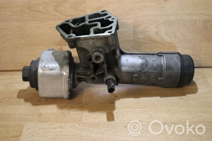 Audi A4 S4 B5 8D Supporto di montaggio del filtro dell’olio 038115389C