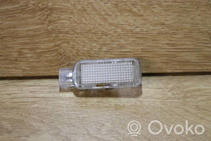 Audi A4 S4 B5 8D Altre luci abitacolo 4B094745