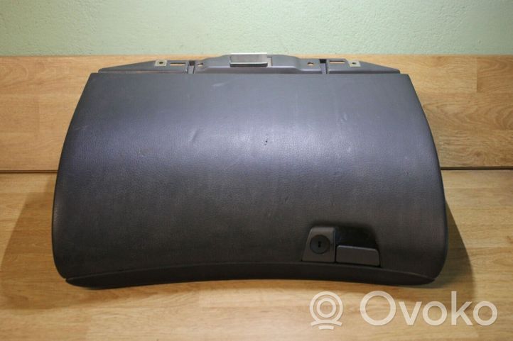 Volvo V70 Glove box 8650374