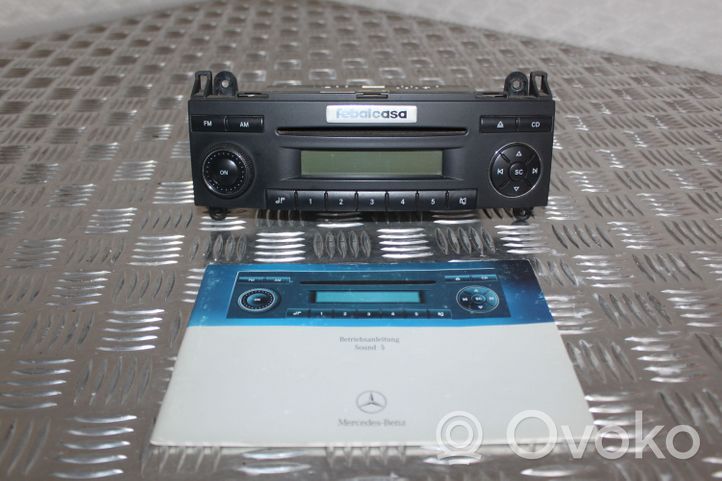 Mercedes-Benz Sprinter W906 Radio/CD/DVD/GPS-pääyksikkö A9068200886