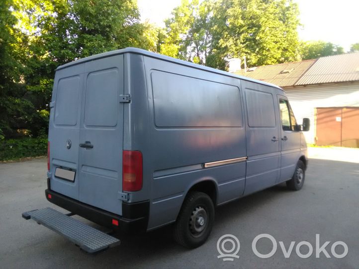 Mercedes-Benz Sprinter W901 W902 W903 W904 Travesaño del parachoques trasero 9018850202