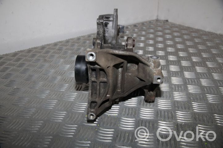 Volkswagen Crafter Supporto del generatore/alternatore 03L903145L
