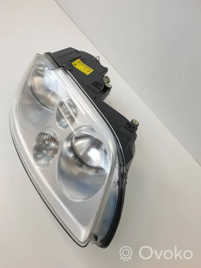 Volkswagen Touran I Lampa przednia 1T0941006F