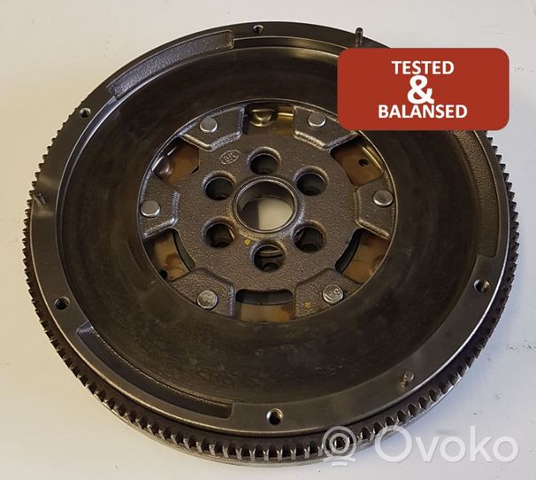 Volkswagen PASSAT B7 Dual mass flywheel 415043110