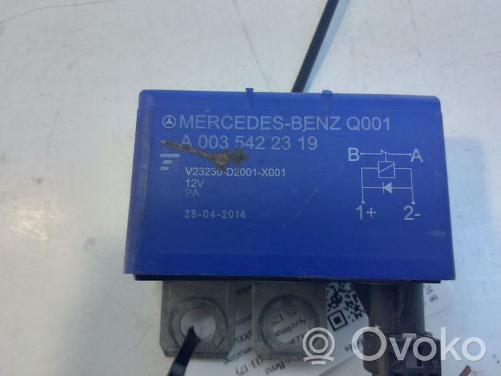 Mercedes-Benz B W246 W242 Muu rele A0035422319