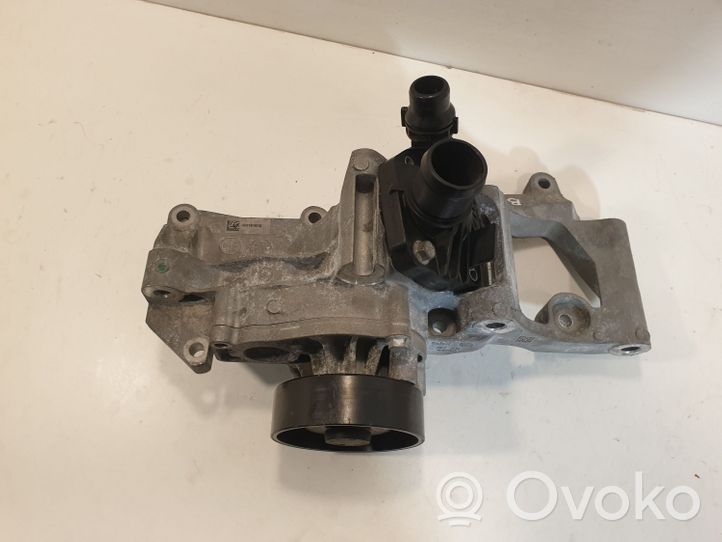 BMW 2 F45 Vesipumppu 8575850