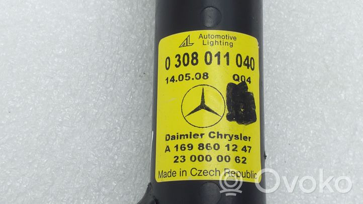 Mercedes-Benz A W169 Dysza spryskiwacza lampy przedniej 0308011040