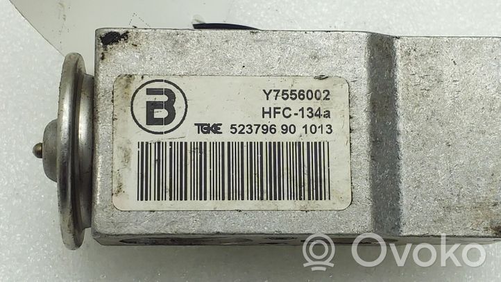 Audi A5 8T 8F Air conditioning (A/C) expansion valve Y7556002