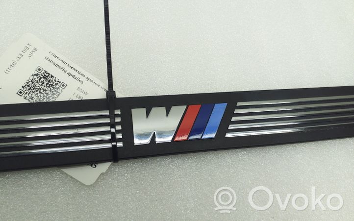 BMW 1 E81 E87 Etuoven kynnyksen suojalista 8045293