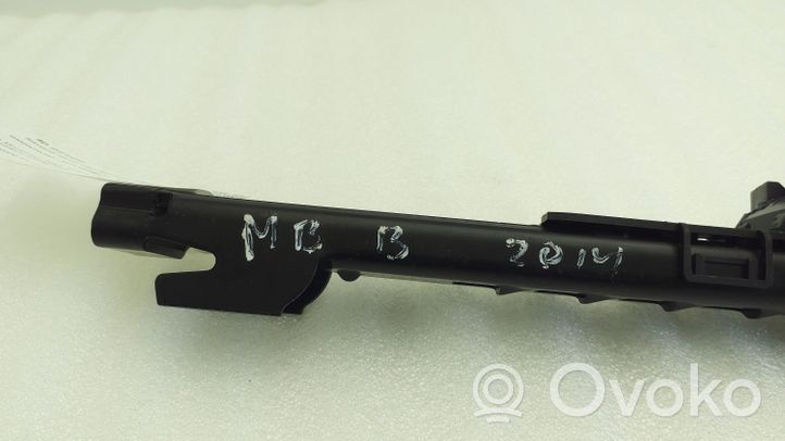 Mercedes-Benz A W176 Rail de réglage hauteur de ceinture de sécurité A0008600388