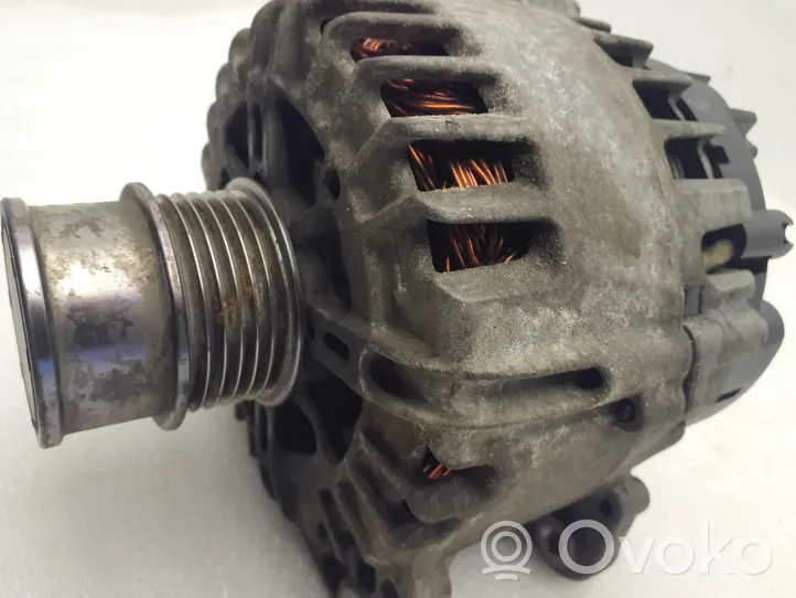 Volkswagen Golf VII Alternator 04C903021A